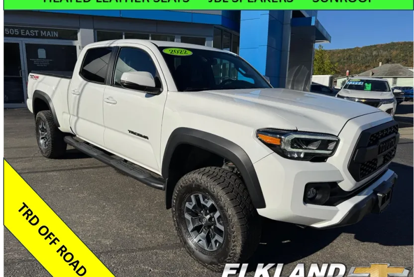 2022 Toyota Tacoma 4x4 SR5 photo 1