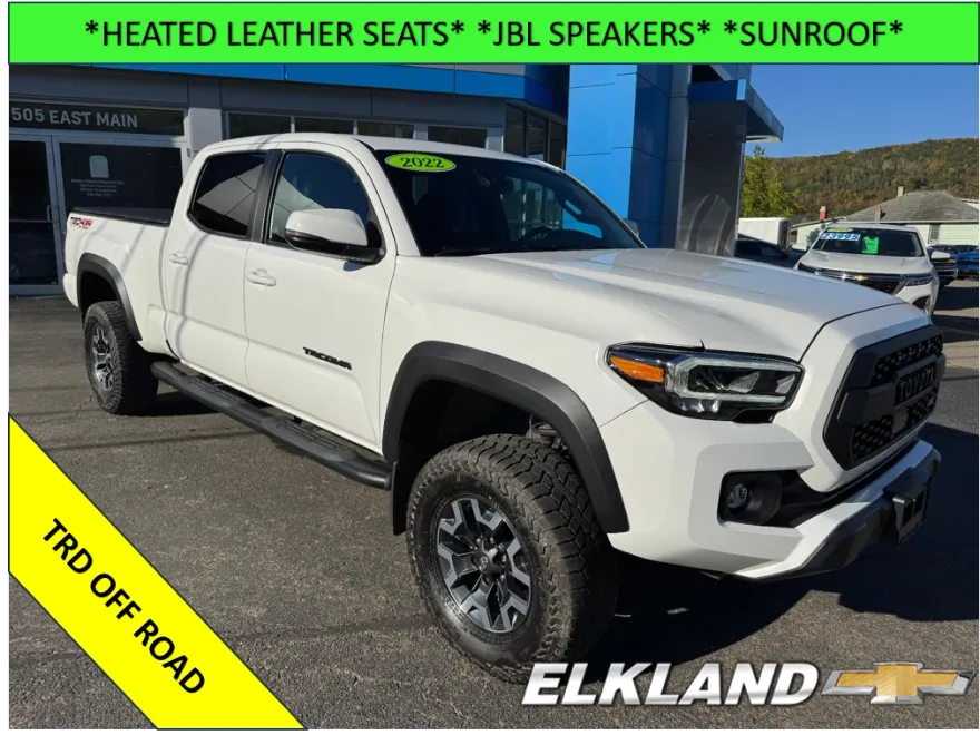 2022 Toyota Tacoma 4x4 SR5 photo 1