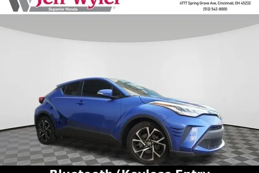2020 Toyota C-HR XLE photo 1