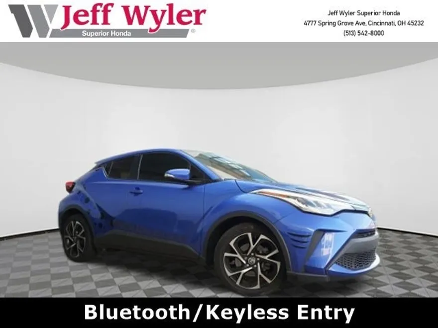 2020 Toyota C-HR XLE photo 1