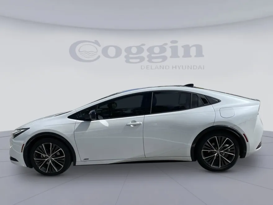 2024 Toyota Prius Limited photo 2