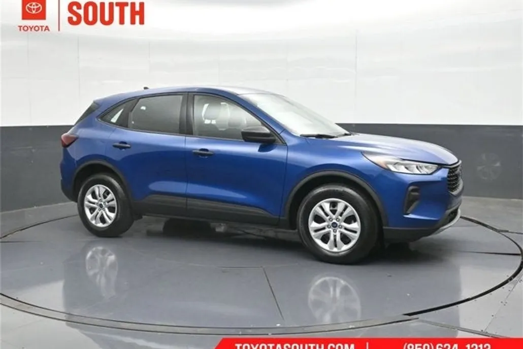 2023 Ford Escape Base photo 1