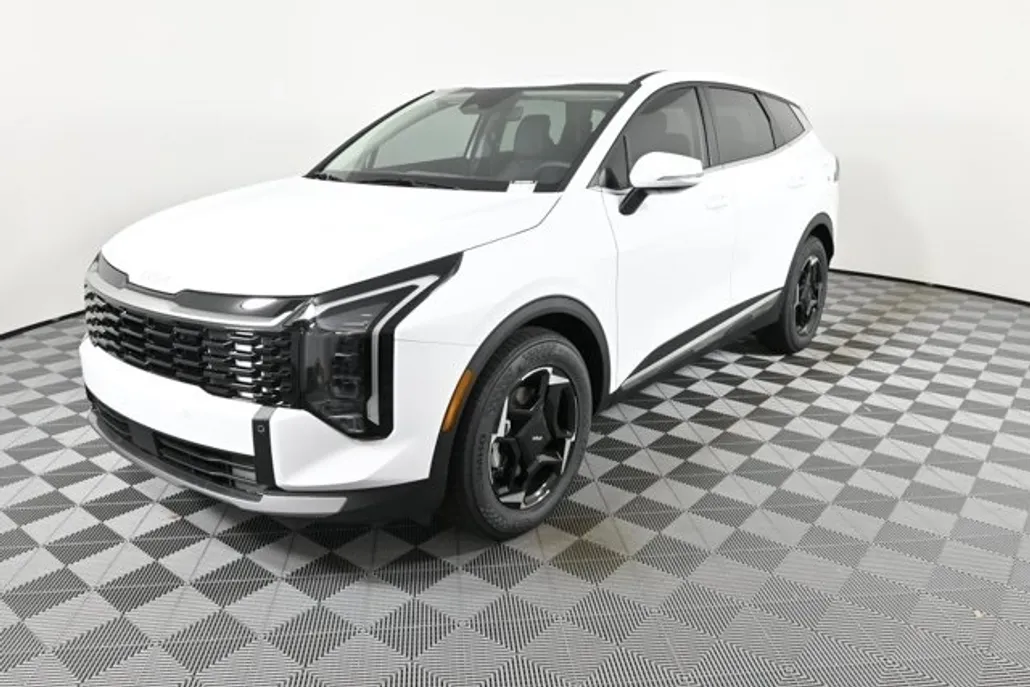 2026 Kia Sportage EX photo 1