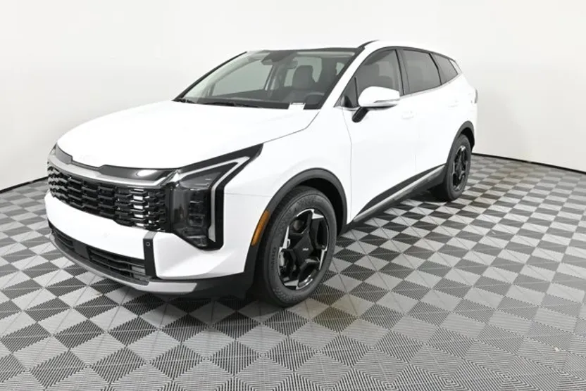 2026 Kia Sportage EX photo 1