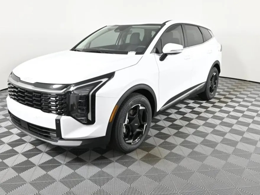 2026 Kia Sportage EX photo 1