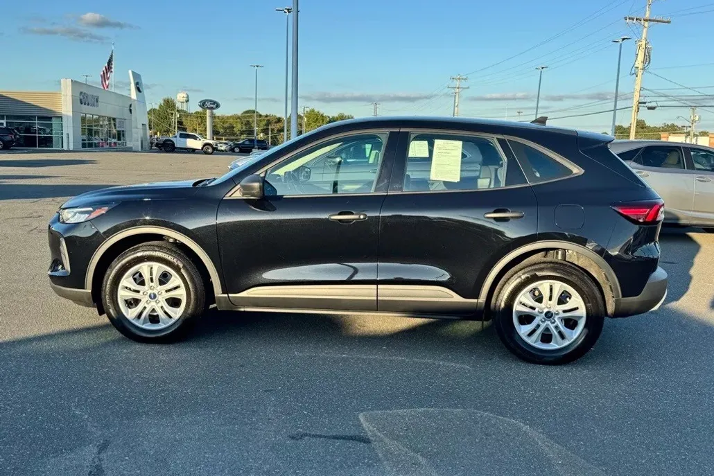 2023 Ford Escape Base photo 1