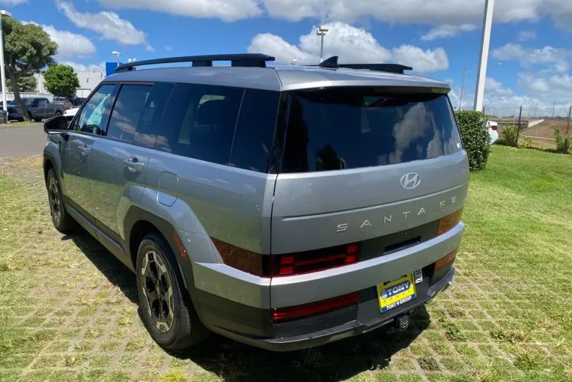 2026 Hyundai Santa Fe SEL photo 1