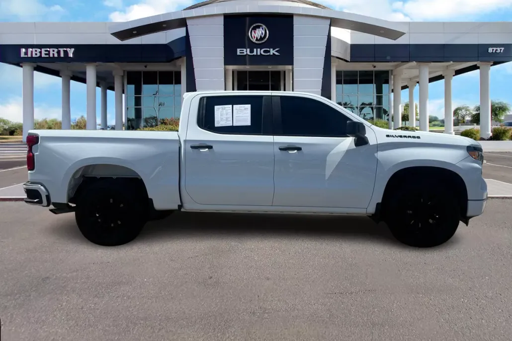 2024 Chevrolet Silverado 1500 Custom photo 1