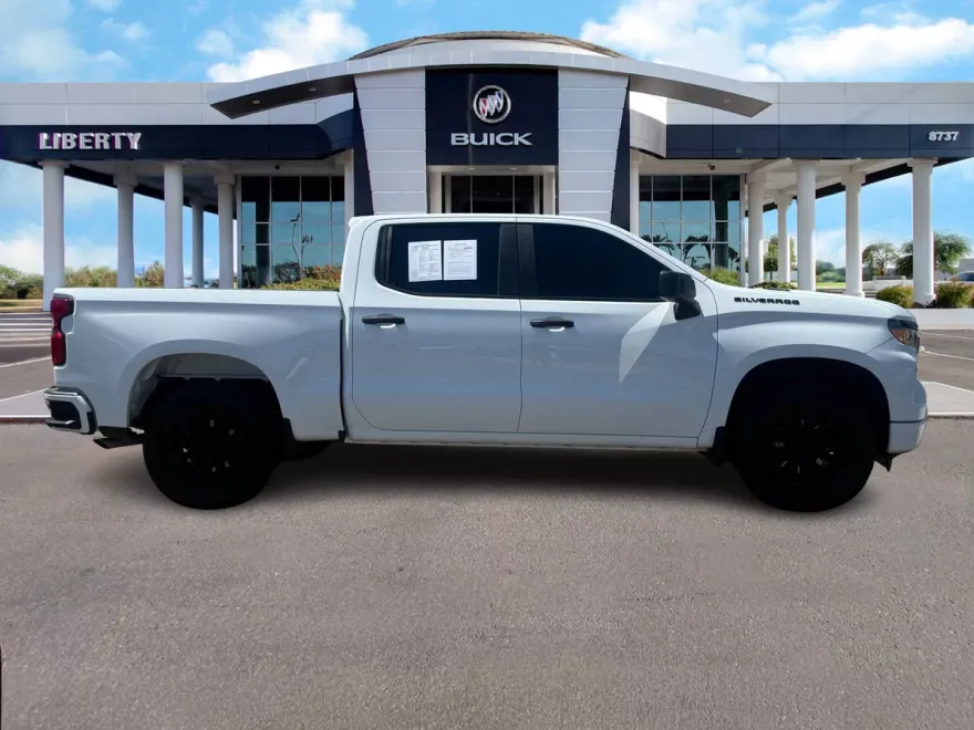 2024 Chevrolet Silverado 1500 Custom photo 1