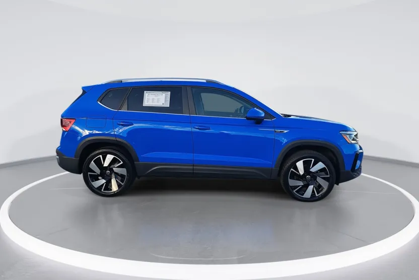 2024 Volkswagen Taos SEL photo 1