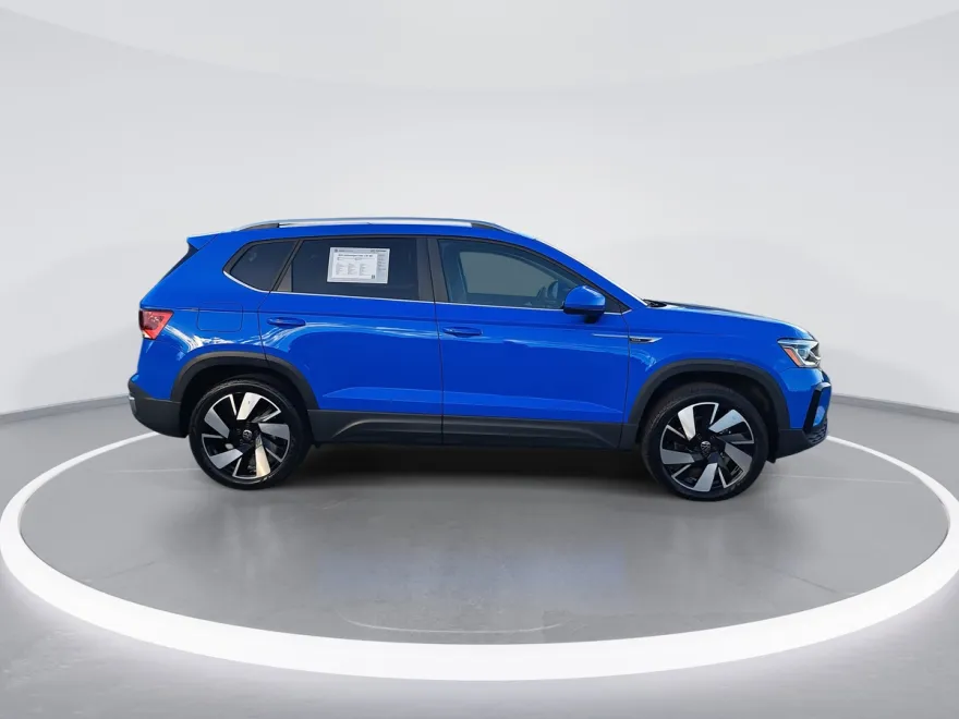 2024 Volkswagen Taos SEL photo 1