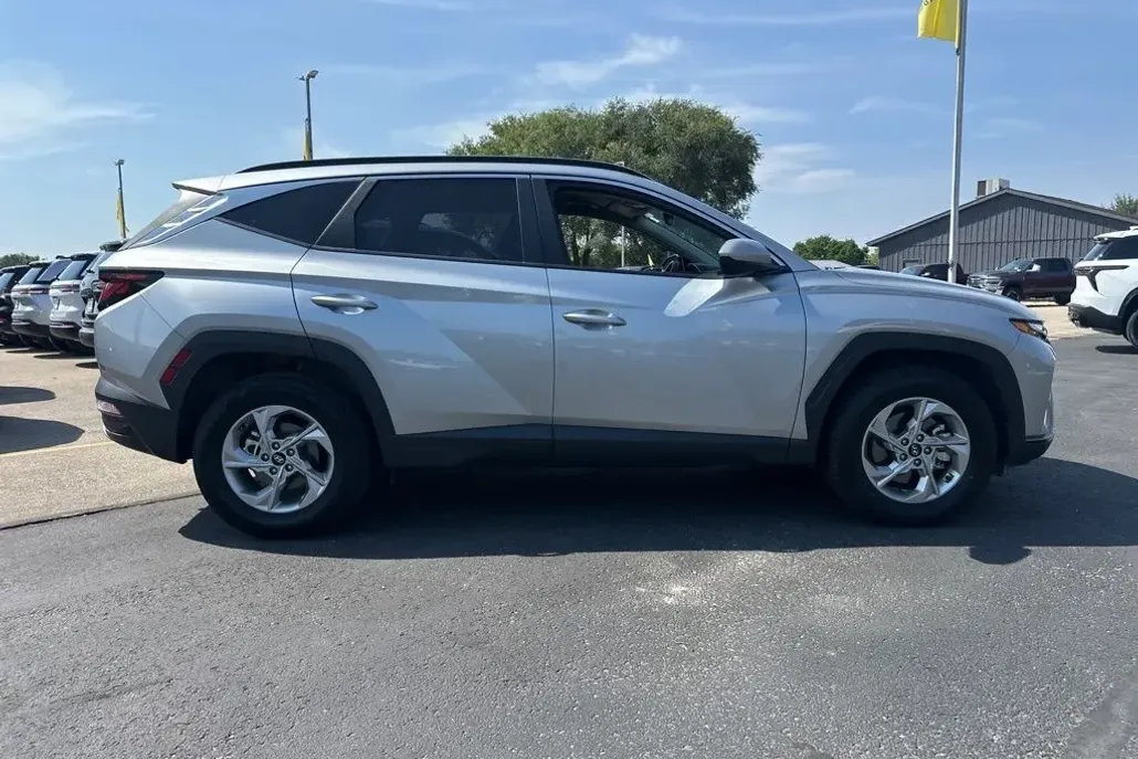 2024 Hyundai Tucson SEL photo 1