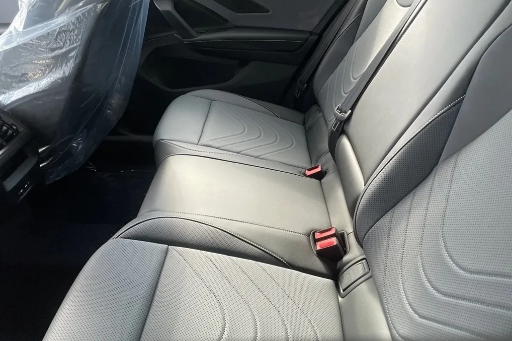 2025 Volkswagen Tiguan SE R-Line Black photo 1