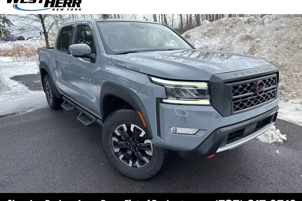 2022 Nissan Frontier PRO-4X photo 1