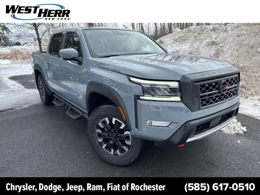2022 Nissan Frontier PRO-4X photo 1