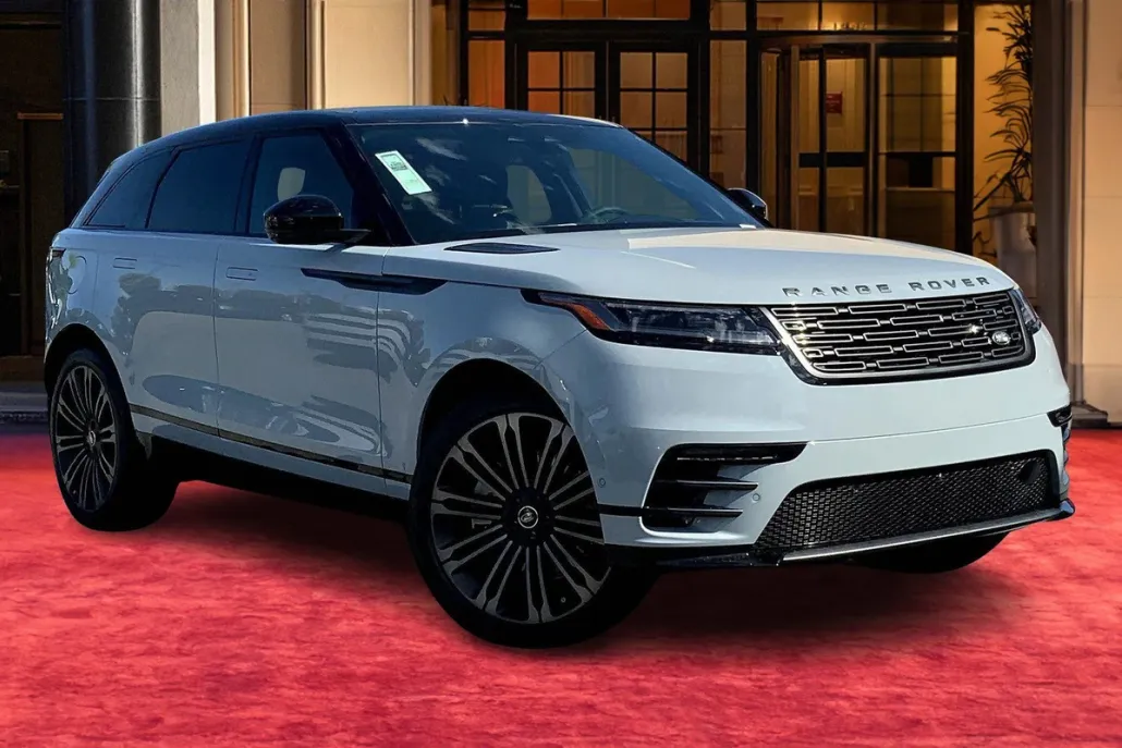 2026 Land Rover Range Rover Velar P400 Dynamic SE photo 1