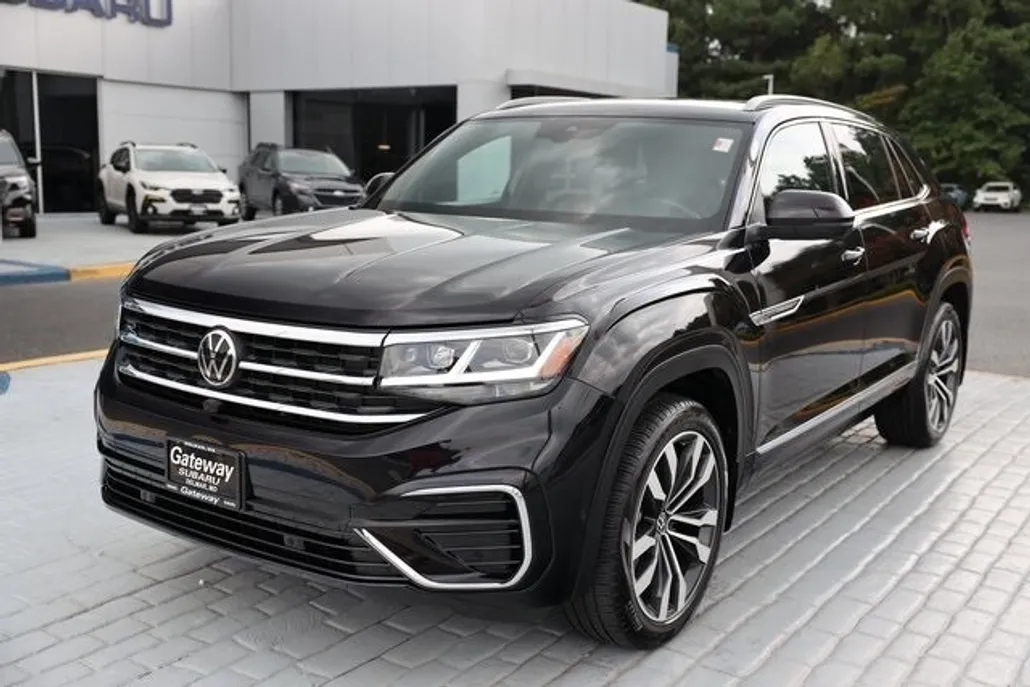 2022 Volkswagen Atlas Cross Sport V6 SEL Premium R-Line photo 1