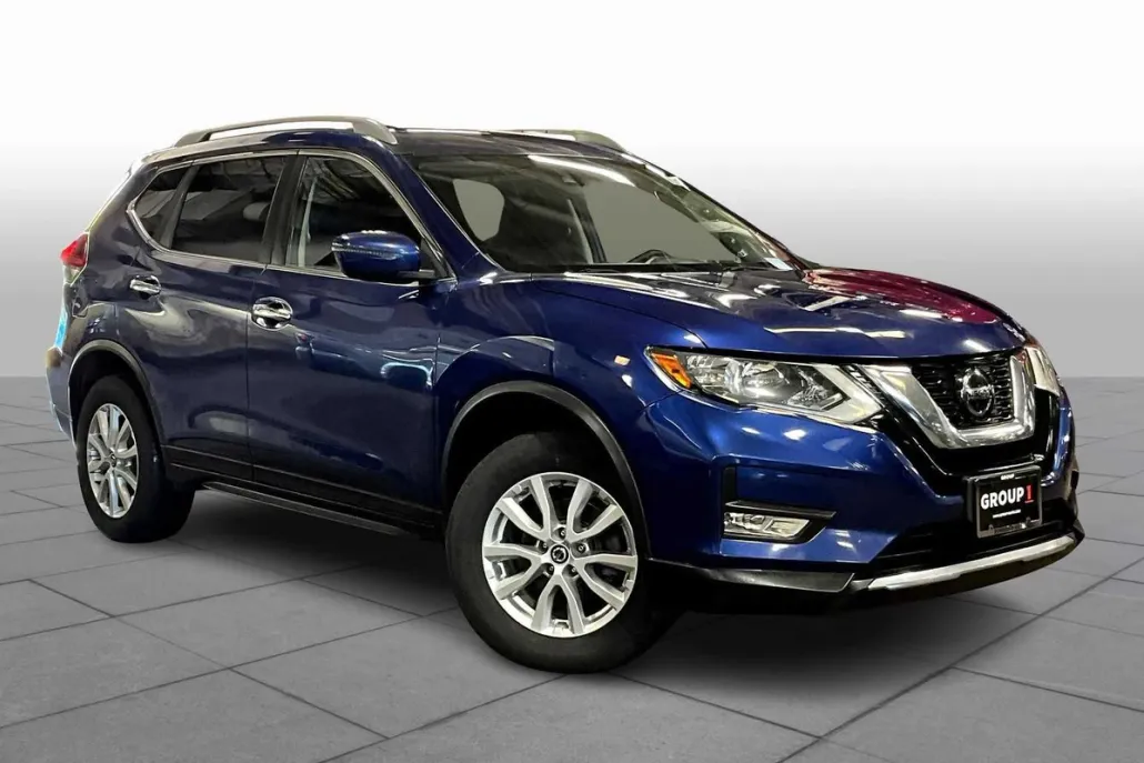 2019 Nissan Rogue SV photo 1