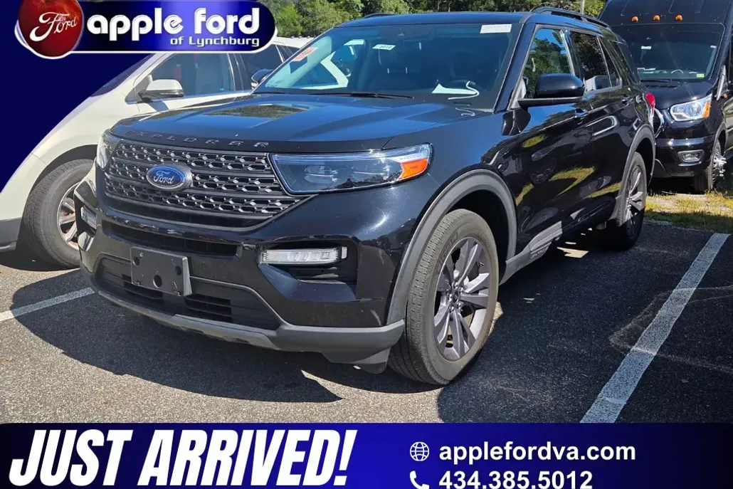 2022 Ford Explorer XLT photo 1