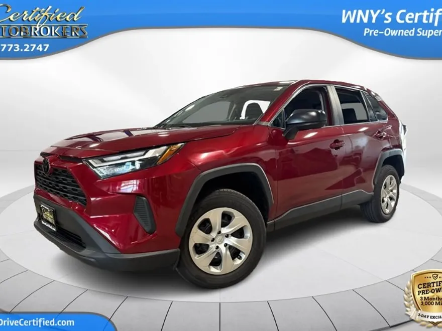 2023 Toyota RAV4 LE photo 1