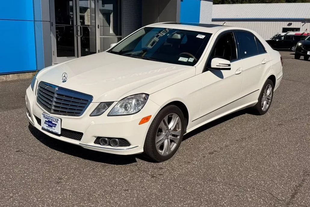 2011 Mercedes Benz E 350 photo 1