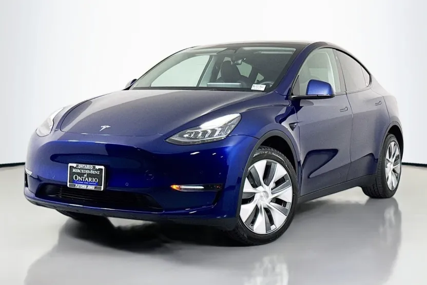2022 Tesla Model Y Long Range photo 1