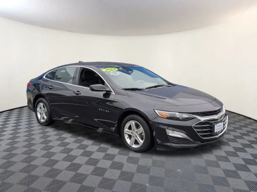 2023 Chevrolet Malibu LS photo 1