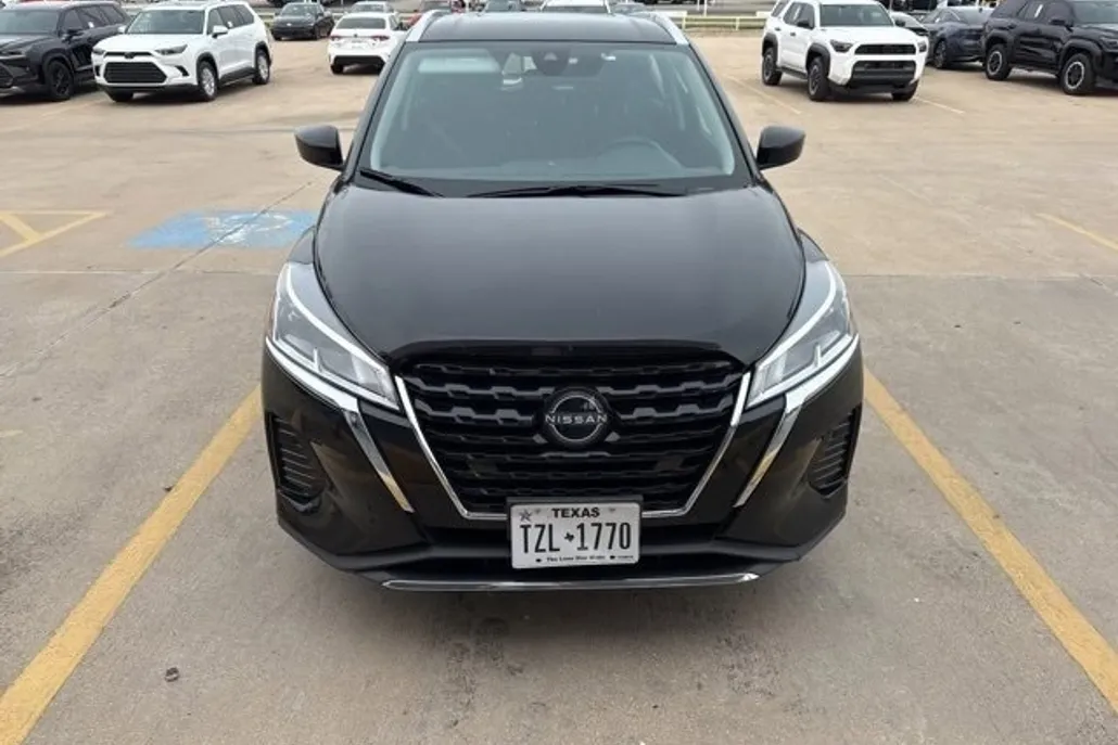 2024 Nissan Kicks SV photo 1