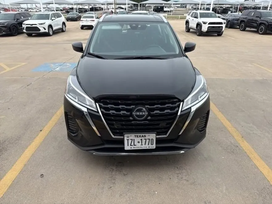 2024 Nissan Kicks SV photo 1