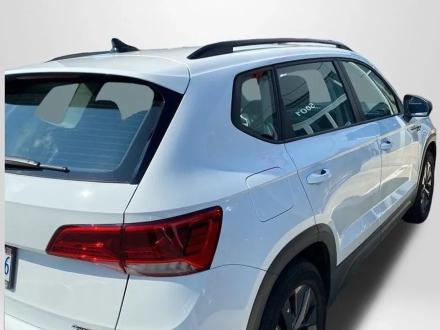 2022 Volkswagen Taos S photo 1