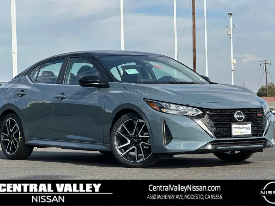 2025 Nissan Sentra SR photo 1