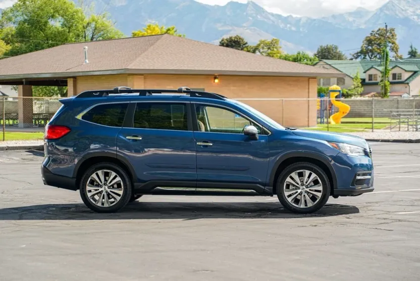2020 Subaru Ascent Touring photo 1