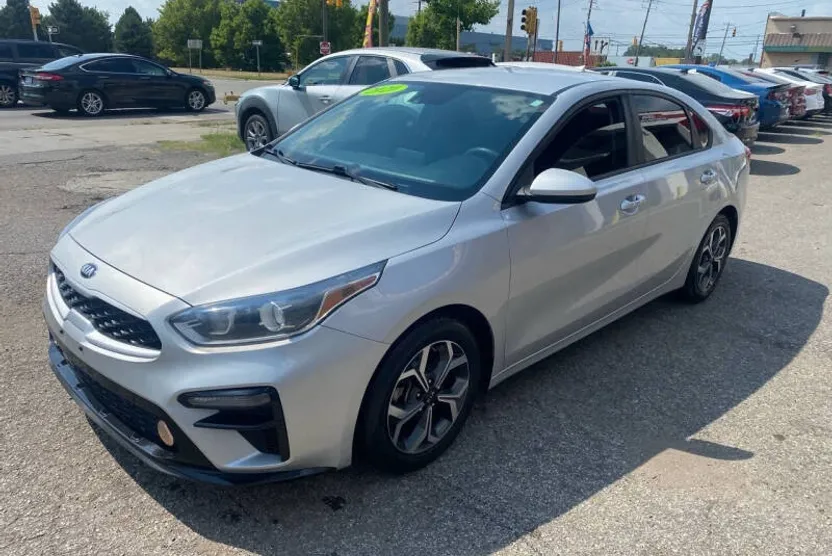 2020 Kia Forte FE LXS photo 1