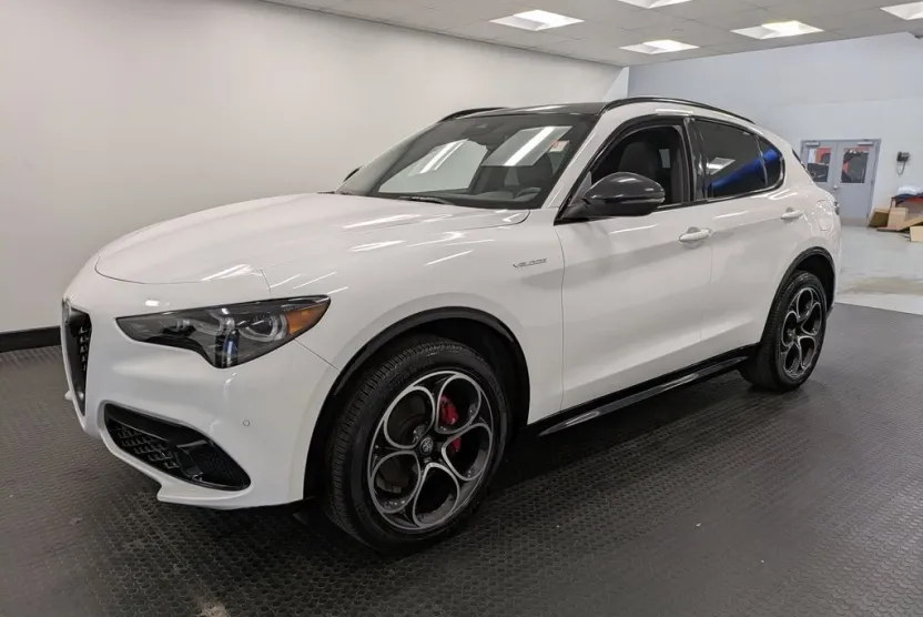 2024 Alfa Romeo Stelvio Tributo Italiano photo 1