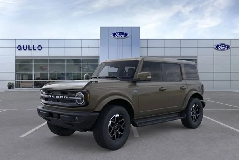 2025 Ford Bronco Outer Banks photo 1
