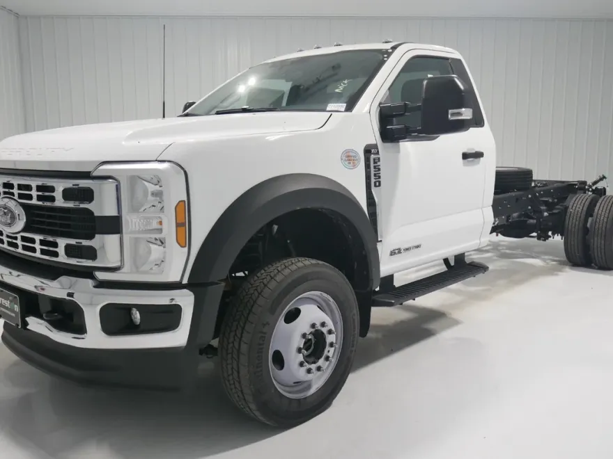2024 Ford F-550 XLT photo 1