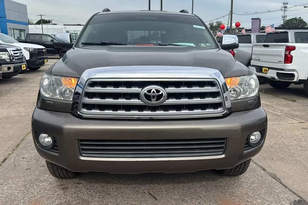 2008 Toyota Sequoia Limited photo 1
