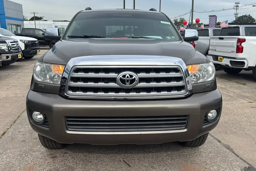2008 Toyota Sequoia Limited photo 1