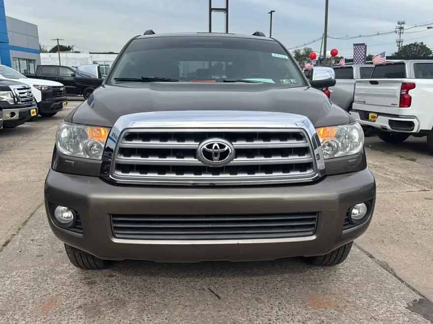 2008 Toyota Sequoia Limited photo 1