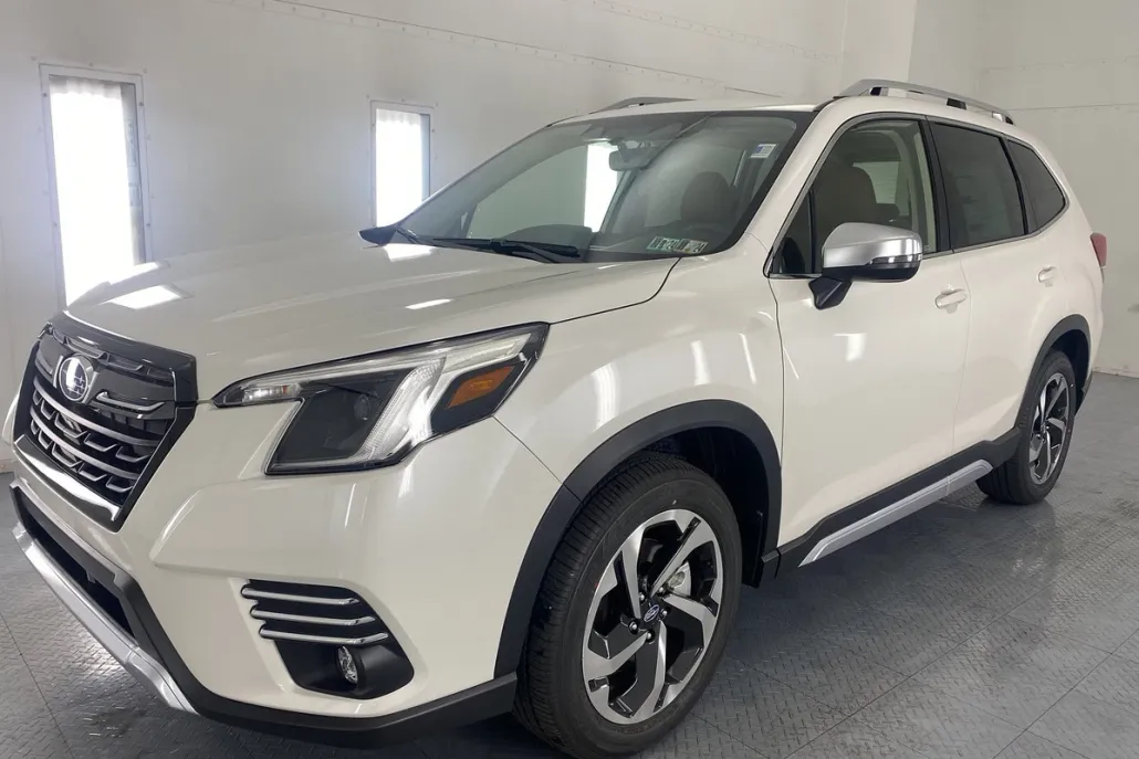 2024 Subaru Forester Touring photo 1