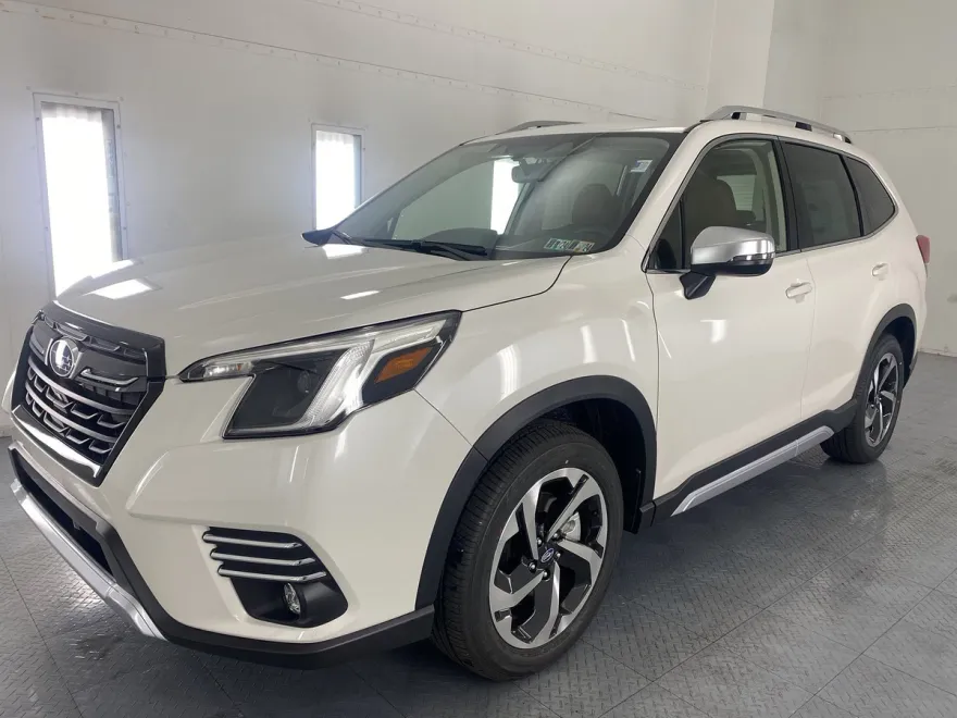 2024 Subaru Forester Touring photo 1