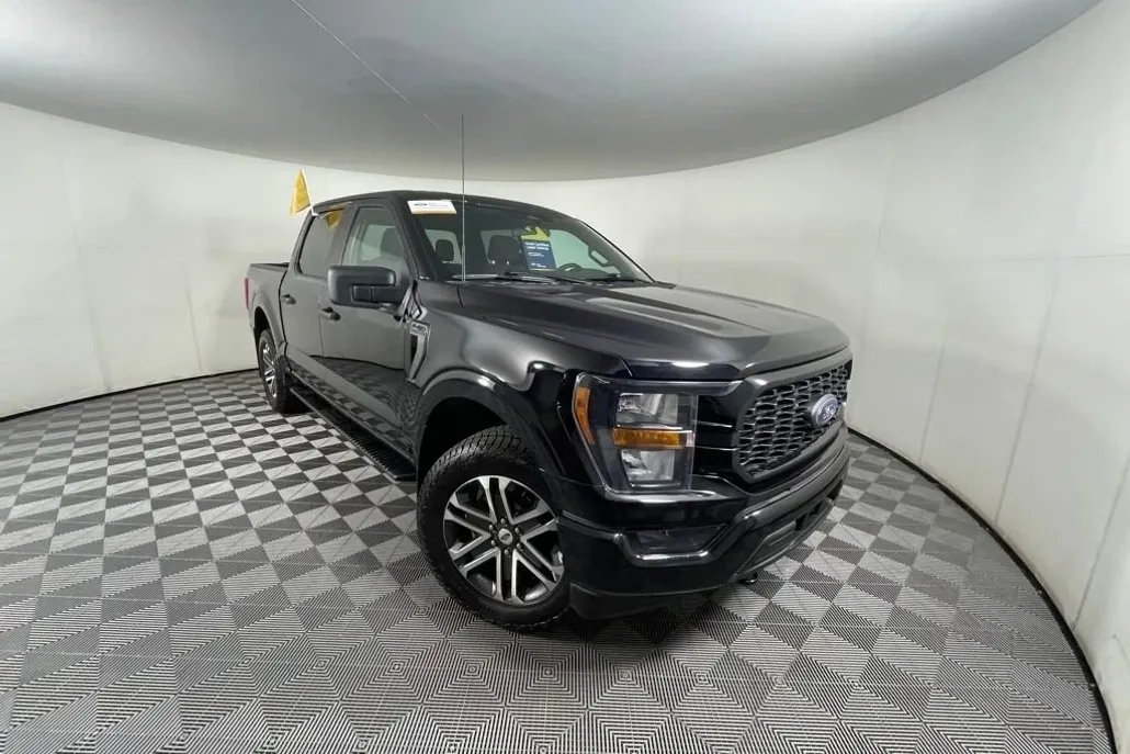 2023 Ford F-150 XL photo 1