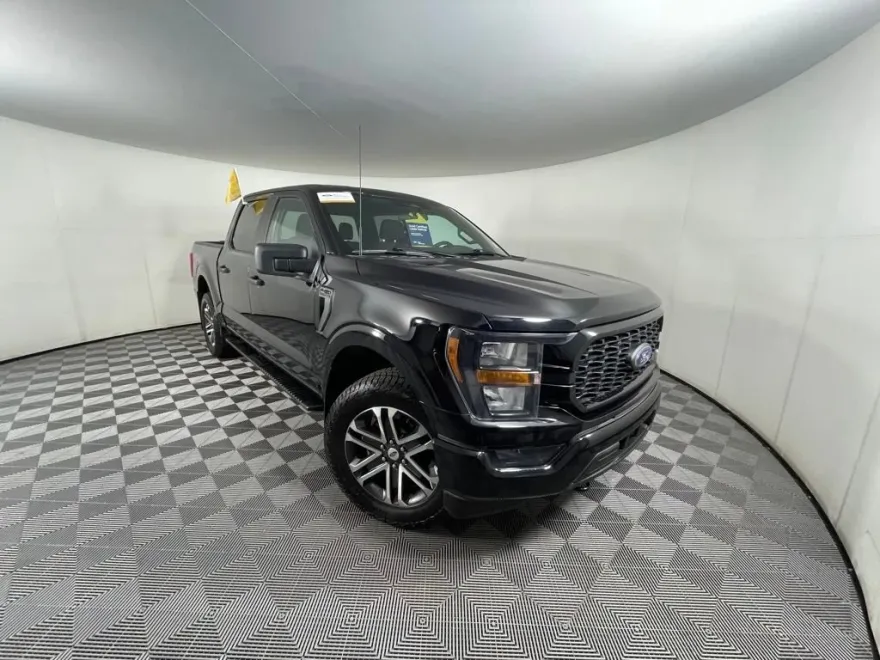 2023 Ford F-150 XL photo 1