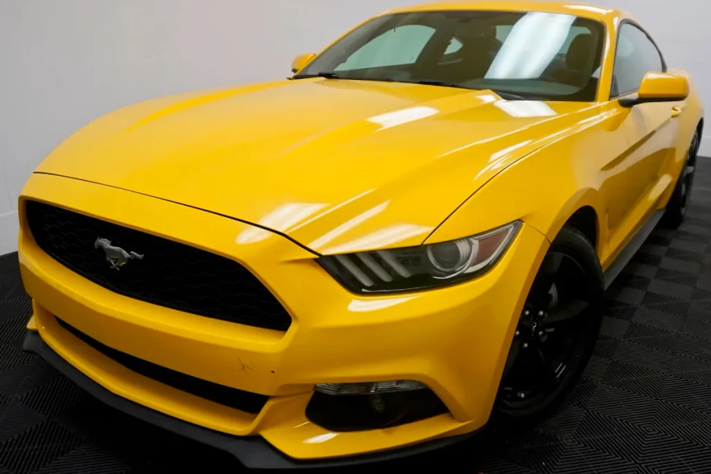 2016 Ford Mustang EcoBoost photo 1