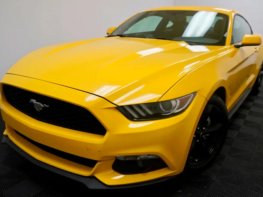 2016 Ford Mustang EcoBoost photo 1