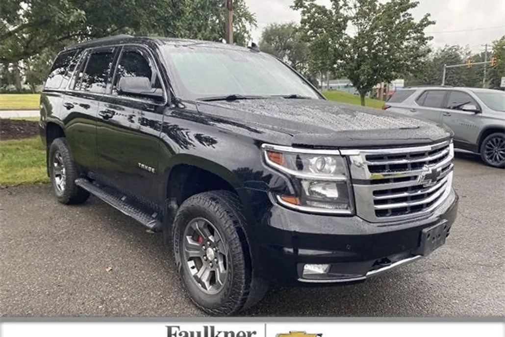 2016 Chevrolet Tahoe LT photo 1