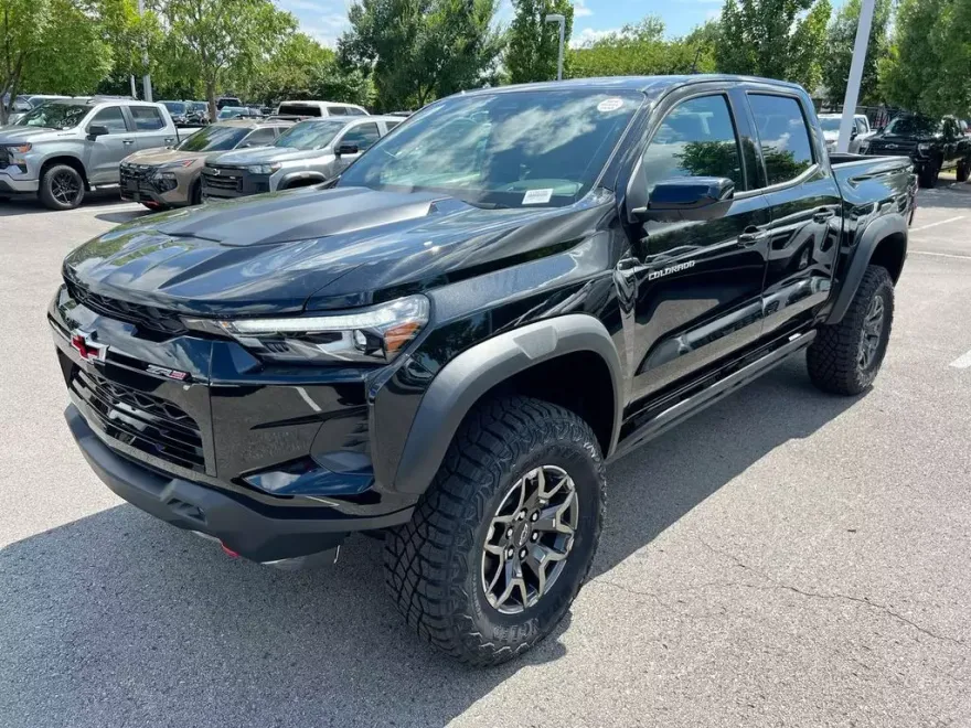 2026 Chevrolet Colorado ZR2 photo 1