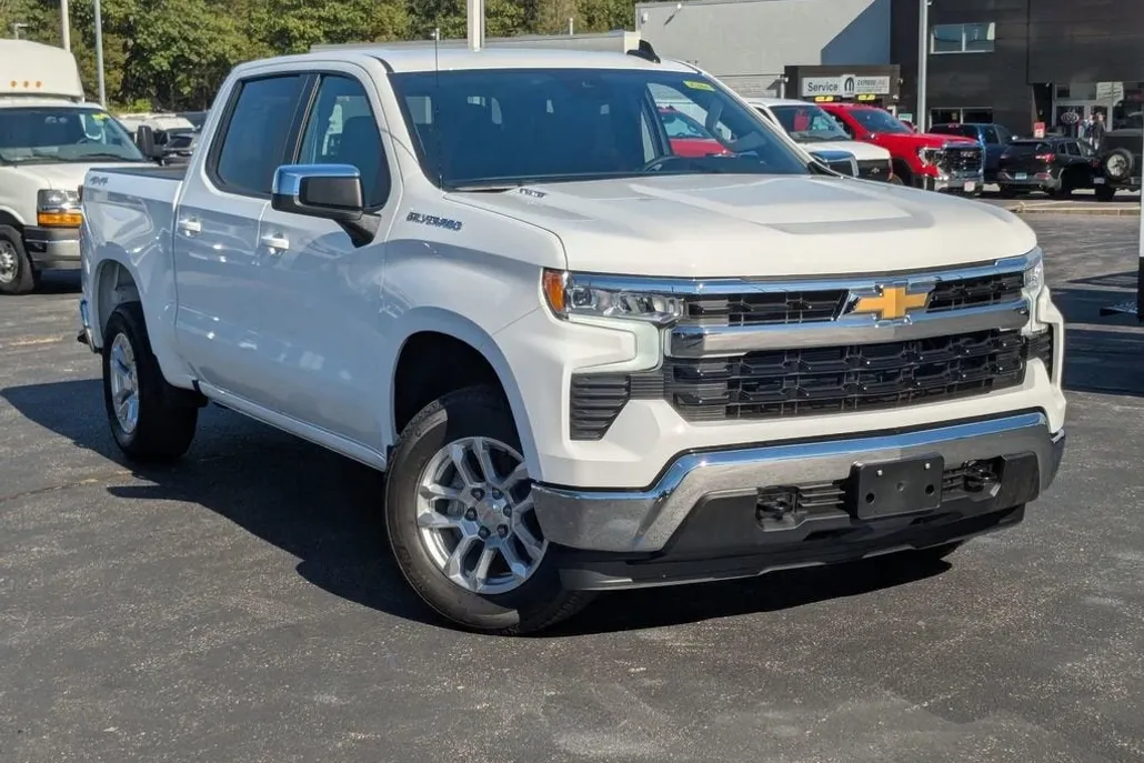 2026 Chevrolet Silverado 1500 LT photo 1