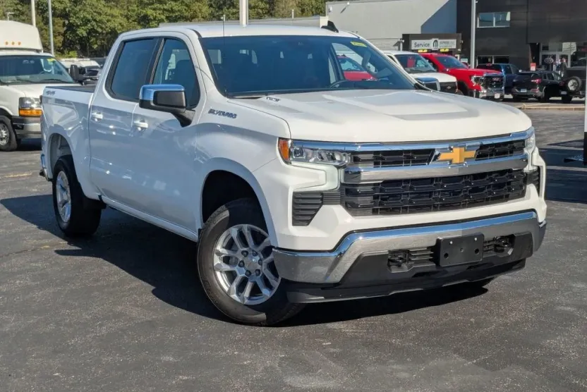 2026 Chevrolet Silverado 1500 LT photo 1