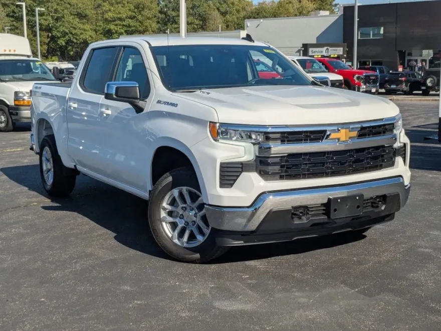 2026 Chevrolet Silverado 1500 LT photo 1